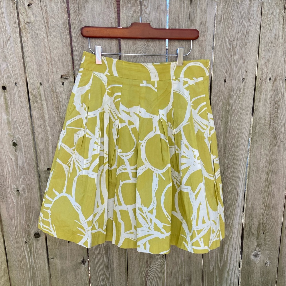 H&M green & white print skirt